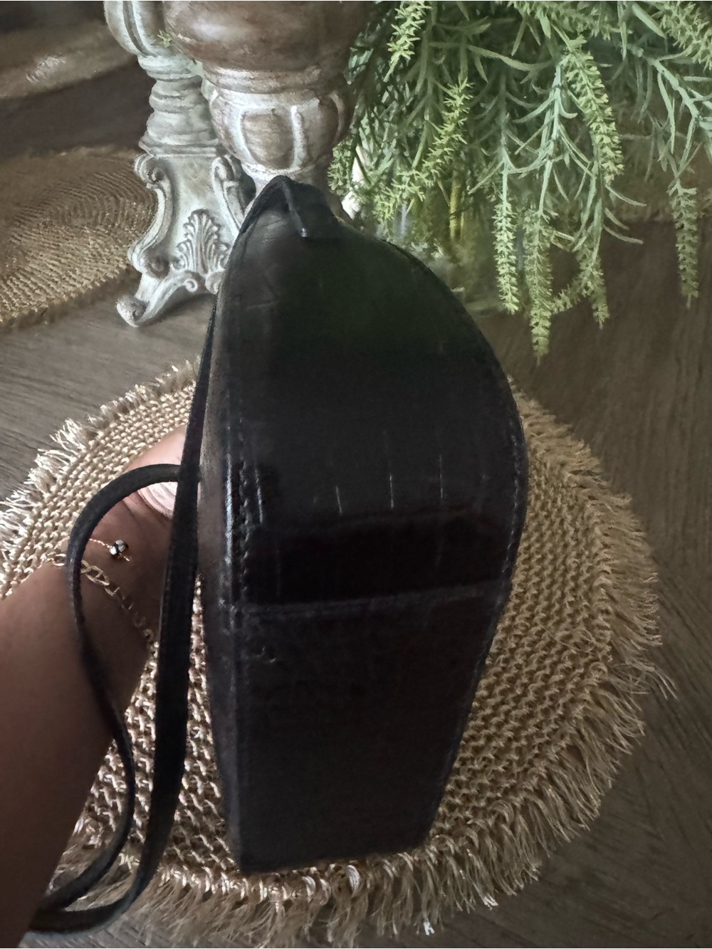 Ralph Lauren NWOT Black Croc-Embossed Leather Crossbody - Picture 4 of 8